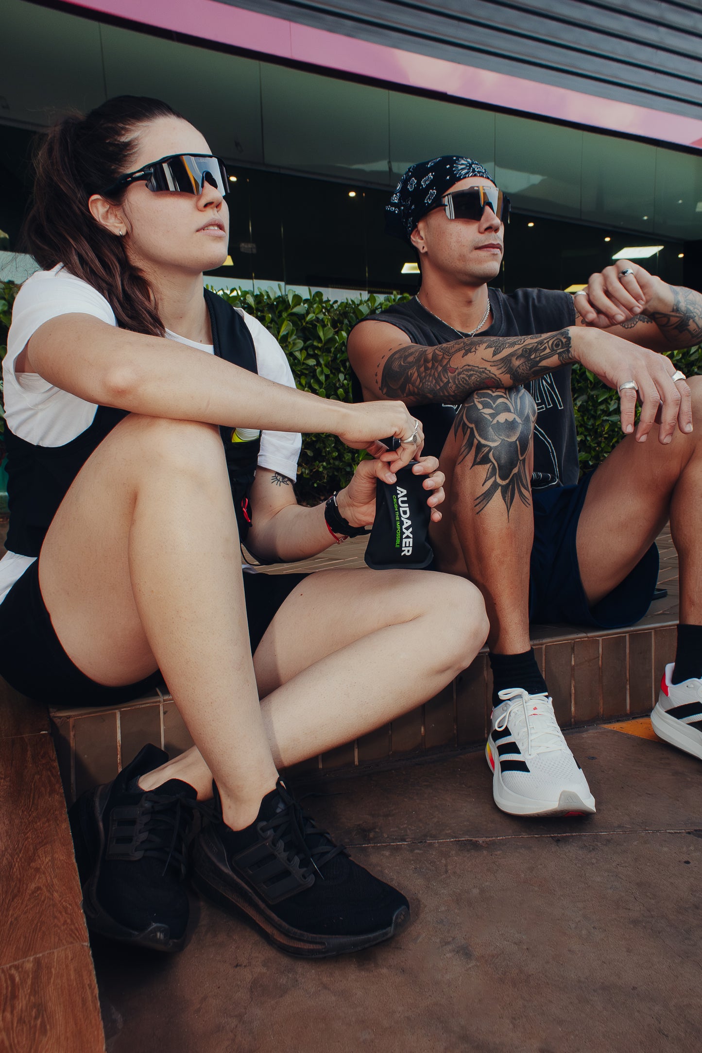 Óculos esportivo no rosto