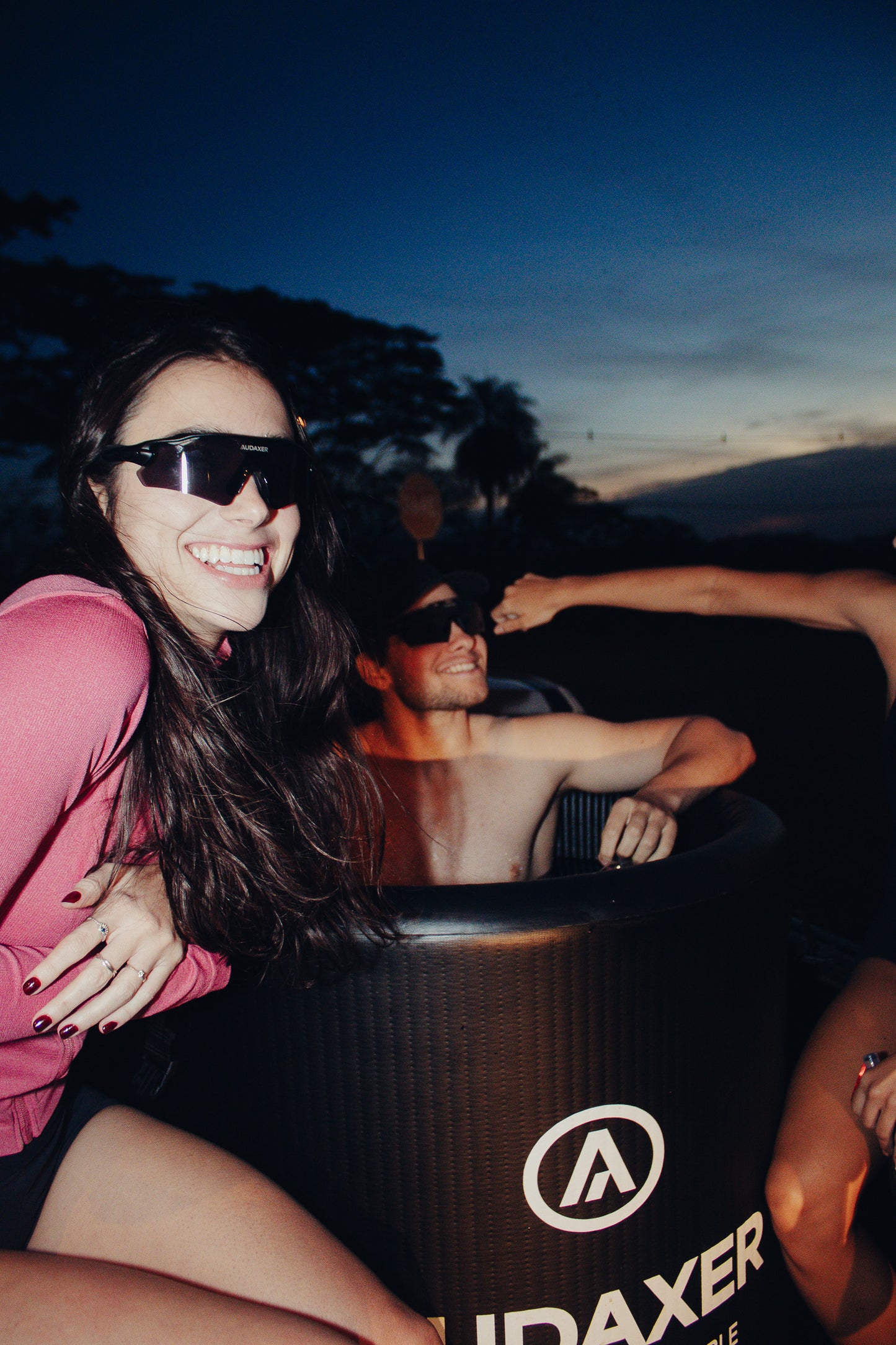 Óculos esportivo no rosto